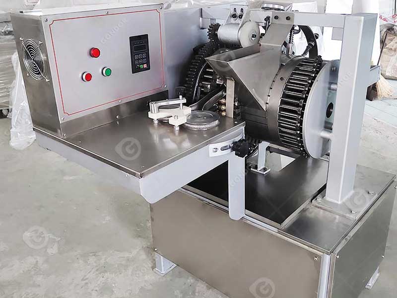 Lollipop making machine