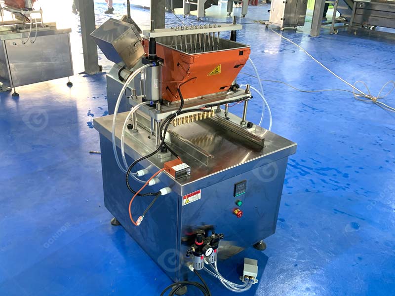 vertical candy depositor machine for candy making