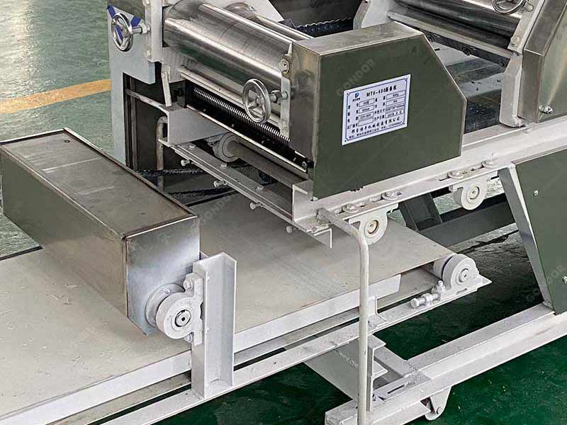 Electric fully automatic noodle machine