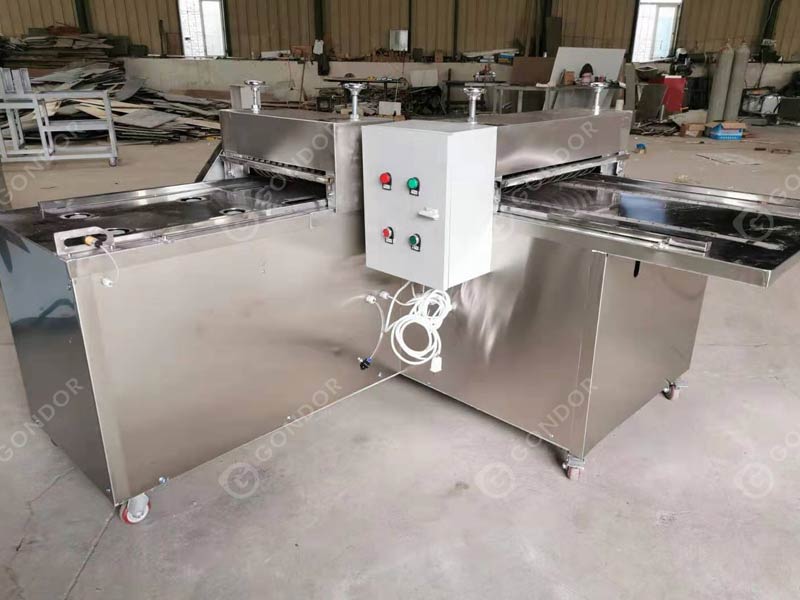 Integrated taffy cut and wrap machine for seamless production process