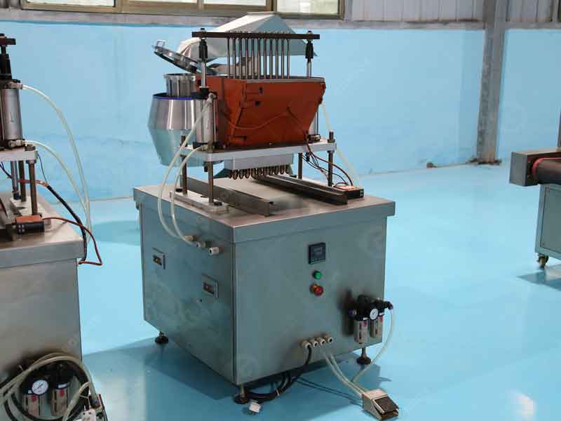 Hard candy depositor for continuous production