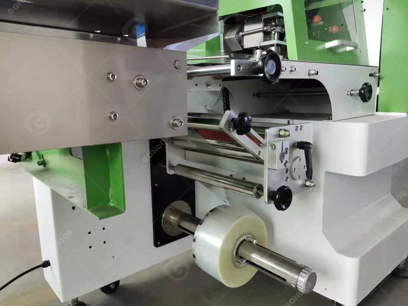 High-speed automatic candy wrapping machine