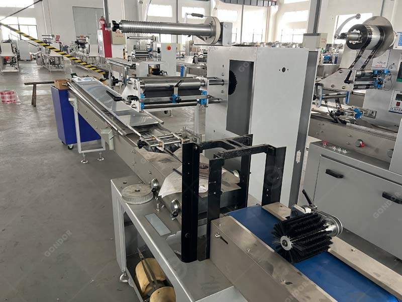 Adjustable - Size Pillow Packaging Machine to Fit Different Products