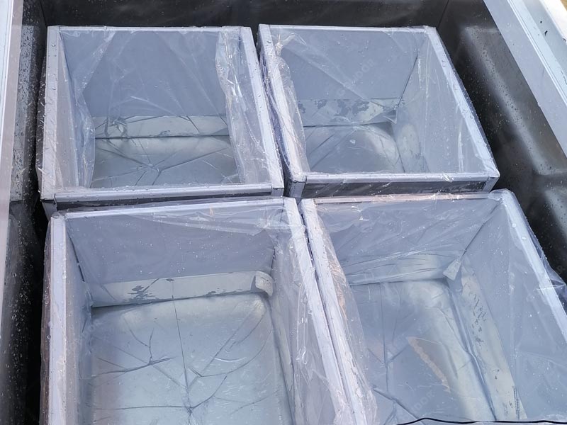 Environment - friendly transparent ice block machine with low - noise operation