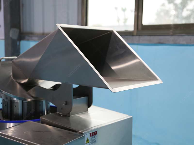 centrifugal commercial potato slicer used in the food - service industry's bulk potato preparation