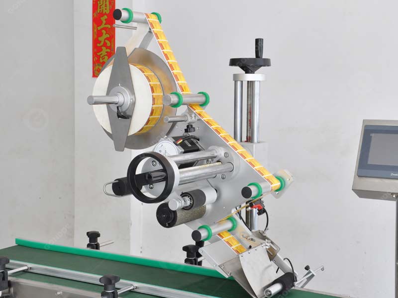 Stable - performance flat box labeling machine for long - term use