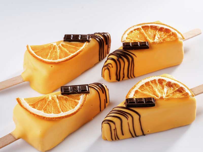 chocolate wheel tempering equipment and ice cream display case for dessert cafes