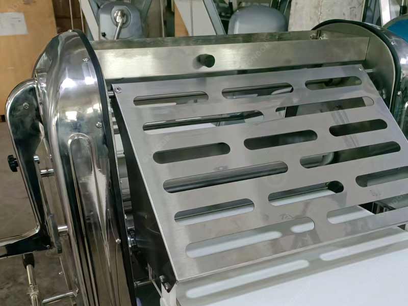 Automatic pastry dough sheeter machine for efficient production