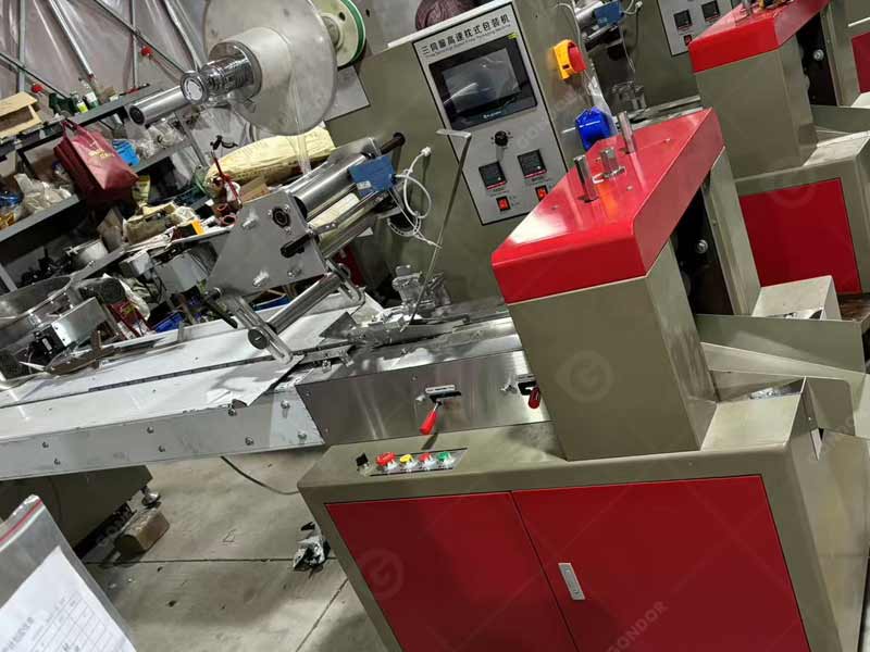 High - speed automatic candy wrapper
