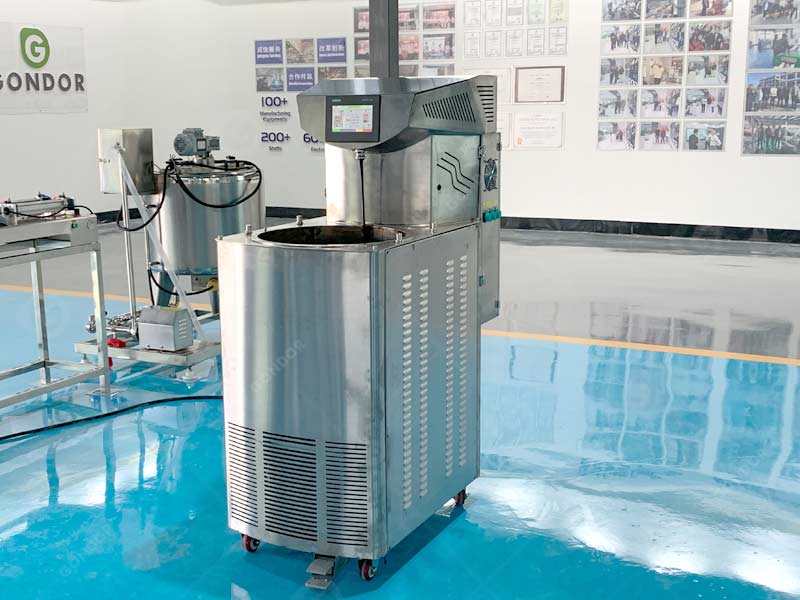 High - capacity industrial chocolate tempering machine