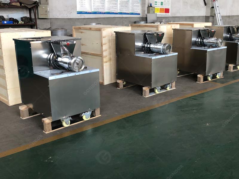 Long cut pasta production line with adjustable cutting length