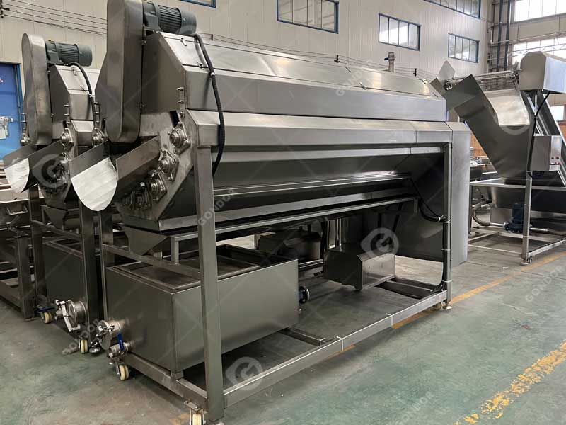 French fry production line with peeling, cutting, frying, 还有 freezing functions