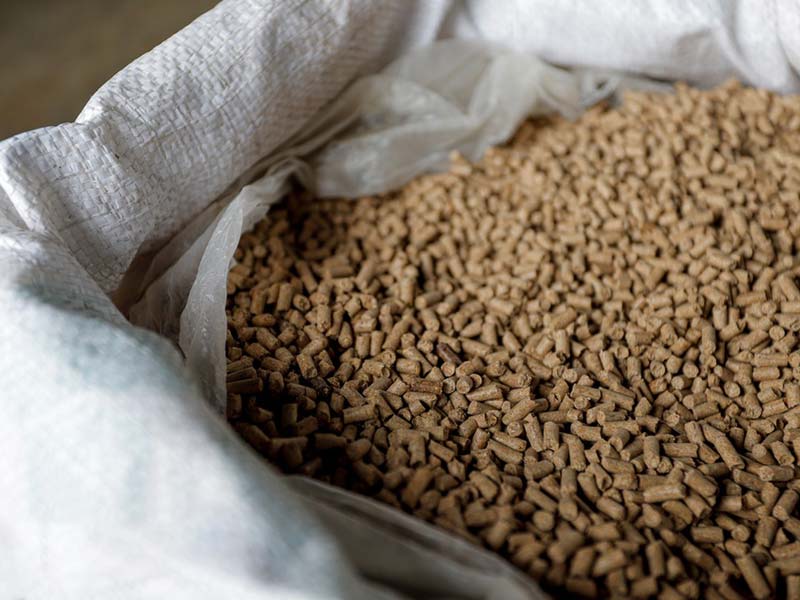 Granule Packaging Machine For Fish Feed Factory