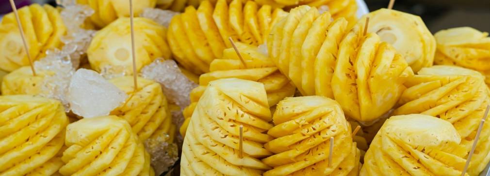 pineapple display
